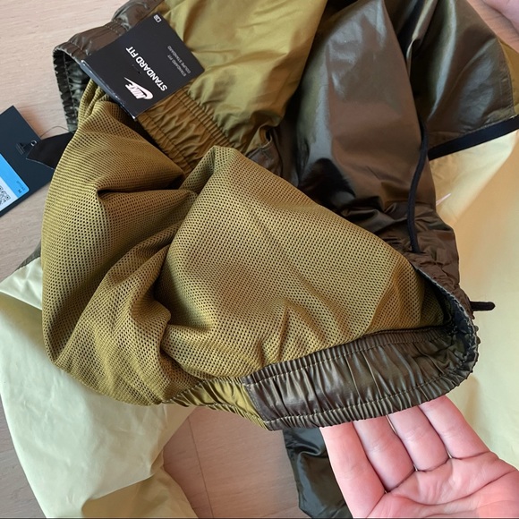 Nike Sportswear Women’s Archive Woven Pants in Olive/Light Green - Picture 6 of 12